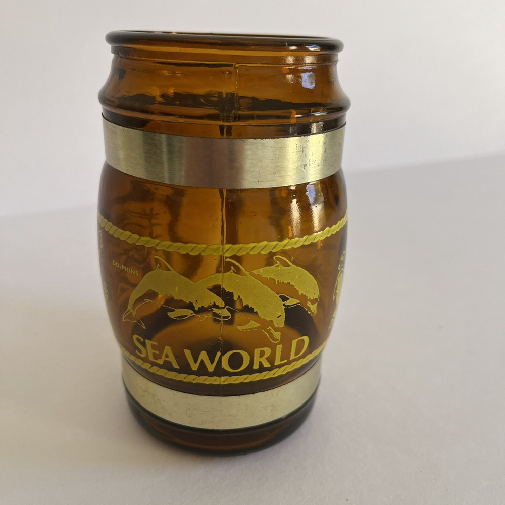Vintage 1975 Seaworld Cup Mug Amber Glass Wooden Handle Shamu